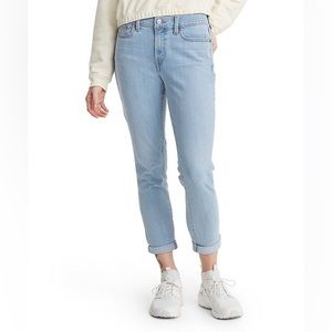 Levi’s Boyfriend Mid-Rise Jeans in Slate Era Light Wash NEW